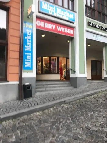 Prodej obchodního prostoru, Karlovy Vary, Divadelní náměstí, 27 m2