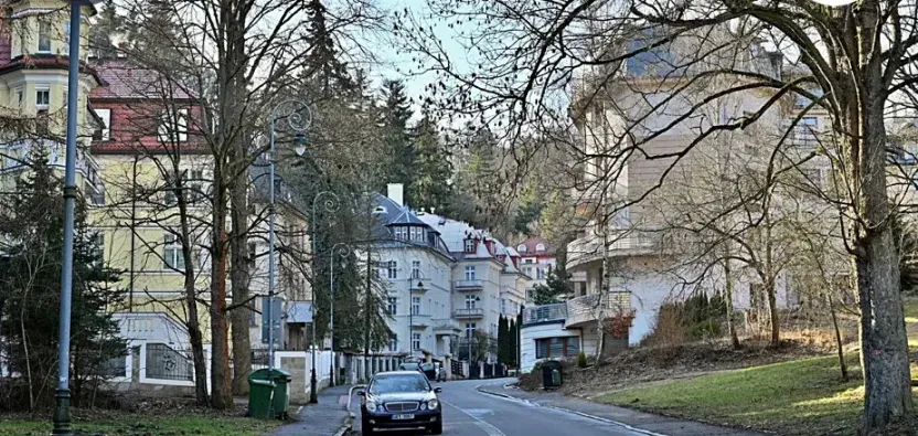 Prodej garážového stání, Karlovy Vary, Křižíkova, 16 m2