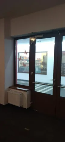 Prodej obchodního prostoru, Karlovy Vary, Divadelní náměstí, 30 m2