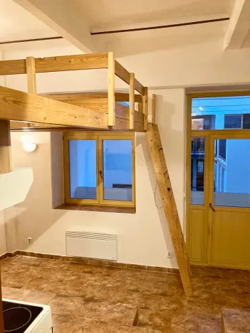Pronájem bytu 1+kk, Praha - Košíře, Vrchlického, 23 m2