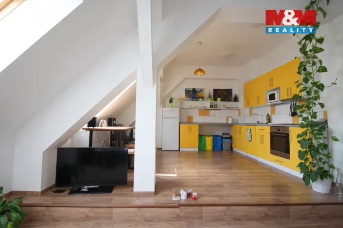 Pronájem bytu 2+kk, Hradec Králové, Tylovo nábřeží, 68 m2