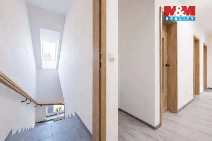 Prodej rodinného domu, Struhařov, V Domcích, 254 m2