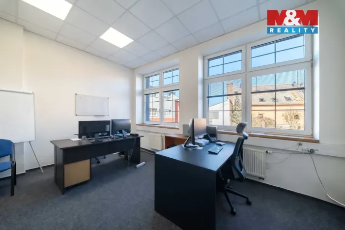 Pronájem kanceláře, Plzeň - Božkov, Božkovské náměstí, 172 m2