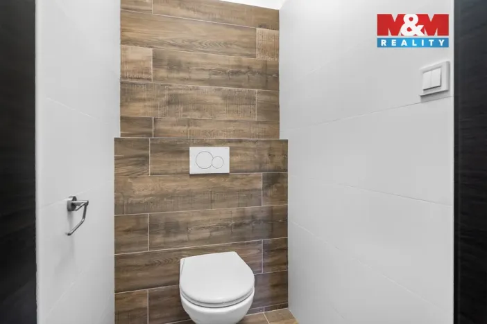 Pronájem bytu 3+kk, Bělá pod Bezdězem, Masarykovo náměstí, 100 m2