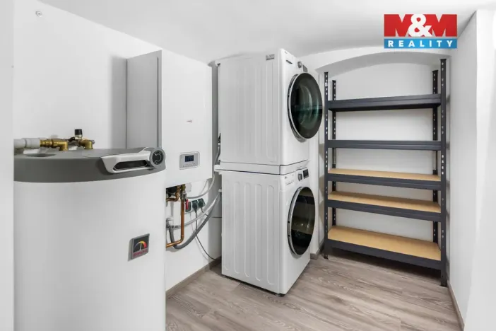 Pronájem bytu 3+kk, Bělá pod Bezdězem, Masarykovo náměstí, 100 m2