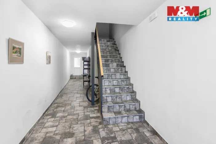 Pronájem bytu 3+kk, Bělá pod Bezdězem, Masarykovo náměstí, 100 m2