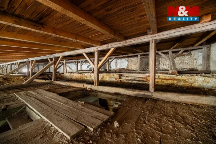 Prodej obchodního prostoru, Polička - Polička-Město, Komenského, 476 m2