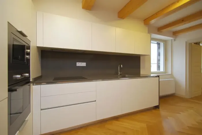 Pronájem atypického bytu, Praha - Nové Město, Bolzanova, 199 m2