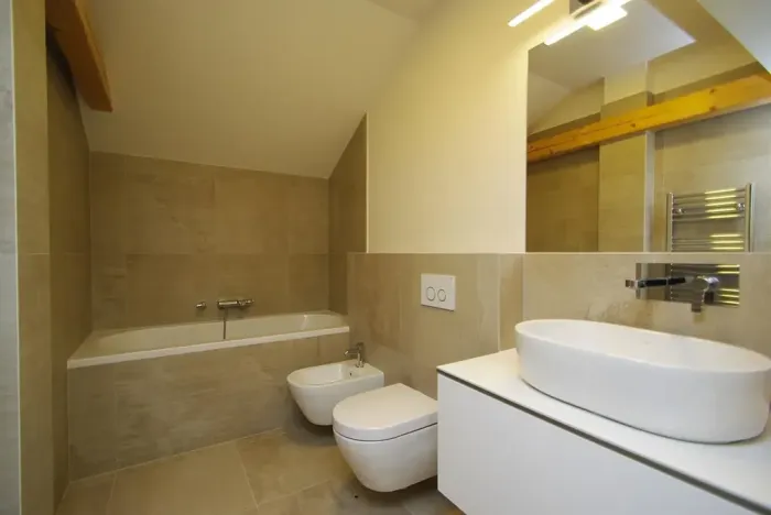 Pronájem atypického bytu, Praha - Nové Město, Bolzanova, 199 m2