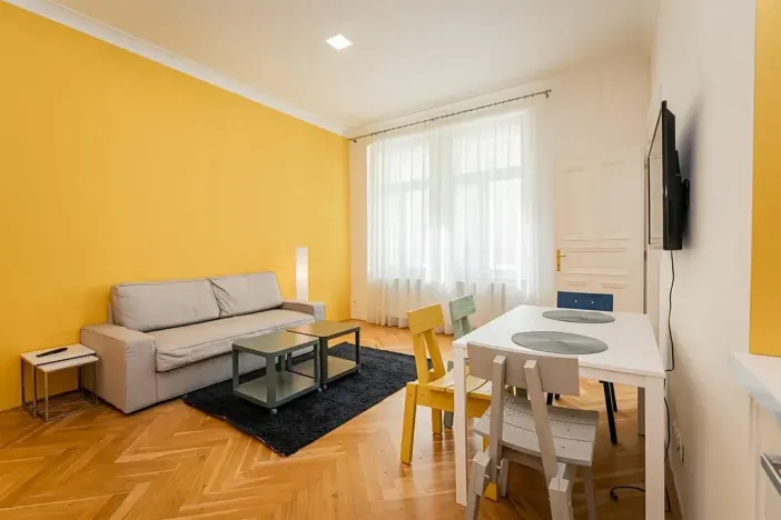 Pronájem bytu 2+kk, Praha - Bubeneč, Šmeralova, 51 m2