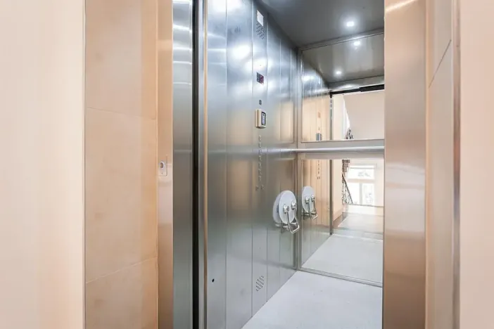 Pronájem bytu 2+kk, Praha - Bubeneč, Šmeralova, 51 m2