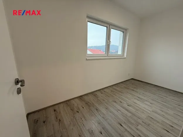 Pronájem bytu 4+kk, Králův Dvůr, Na Vinohradech, 95 m2