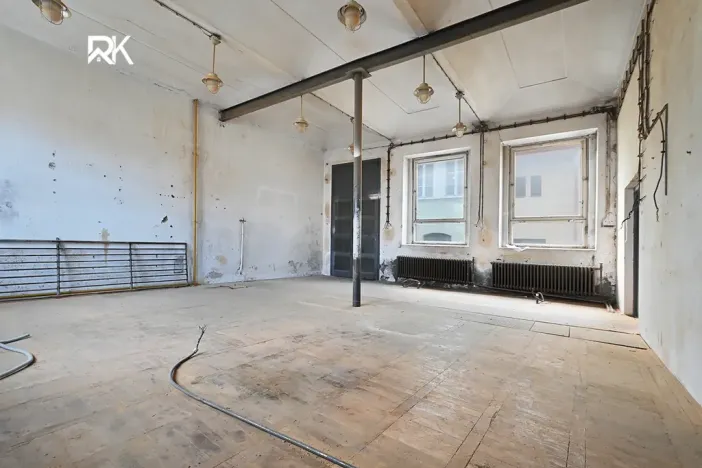 Prodej obchodního prostoru, Kolín, Pražská, 600 m2