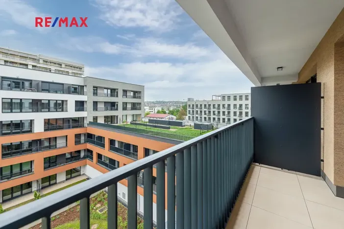 Pronájem bytu 1+kk, Praha - Hloubětín, Poděbradská, 33 m2