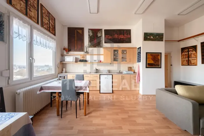 Pronájem bytu 2+kk, Hradec Králové, Veverkova, 53 m2