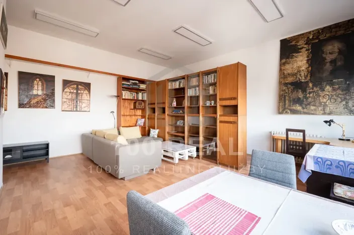 Pronájem bytu 2+kk, Hradec Králové, Veverkova, 53 m2