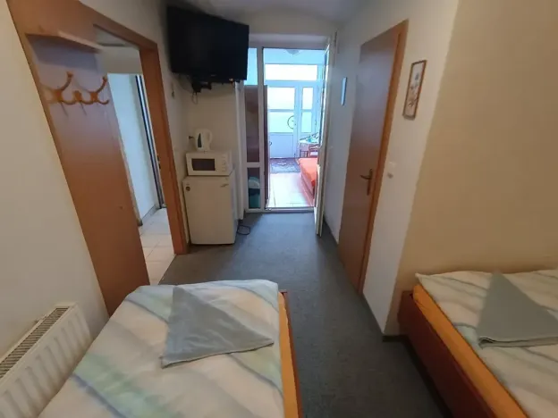 Prodej ubytování, Ostrov, Jáchymovská, 350 m2