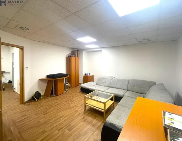 Pronájem obchodního prostoru, Praha - Libeň, Zenklova, 123 m2