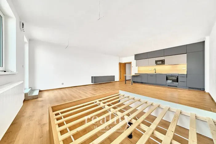 Pronájem bytu 1+kk, Znojmo, Kosmákova, 58 m2