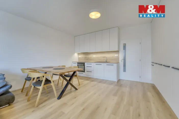 Pronájem bytu 1+kk, Plzeň - Skvrňany, Františka Kováříka, 46 m2