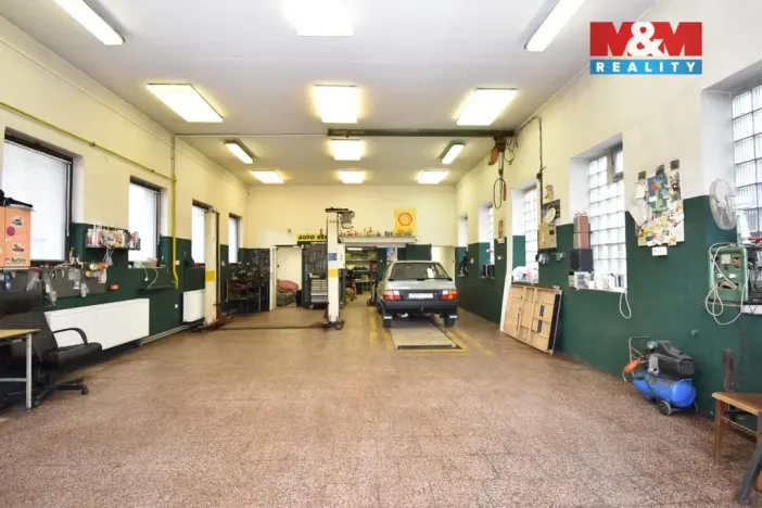 Prodej rodinného domu, Libiš, 300 m2