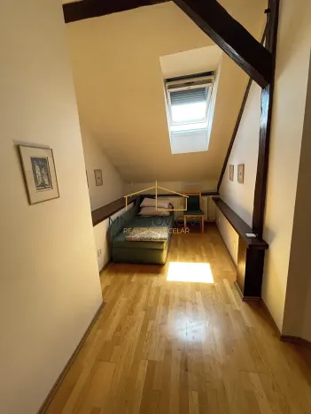 Pronájem bytu 3+kk, Žebrák, Náměstí, 87 m2