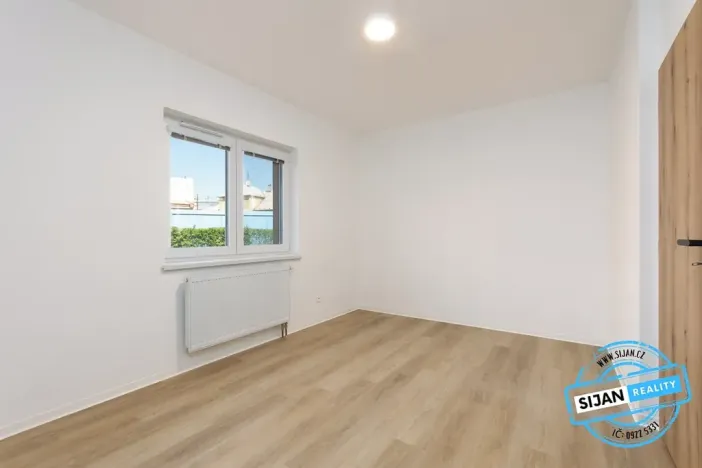 Pronájem bytu 2+1, Opava, Krnovská, 39 m2