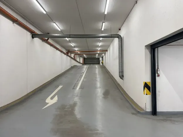 Pronájem garážového stání, Praha - Libeň, V mezihoří, 20 m2