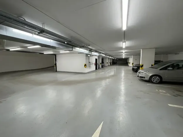 Pronájem garážového stání, Praha - Libeň, V mezihoří, 20 m2