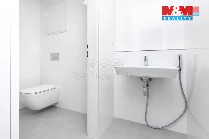 Pronájem obchodního prostoru, Pardubice, Smilova, 39 m2