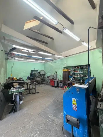 Prodej obchodního prostoru, Praha - Vinoř, Mladoboleslavská, 360 m2