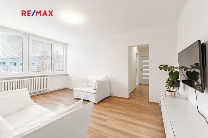 Pronájem bytu 3+kk, Praha - Karlín, Nekvasilova, 55 m2