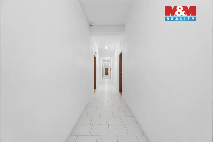 Prodej činžovního domu, Milovice, Topolová, 3337 m2