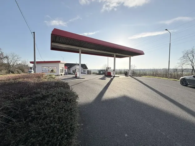 Prodej komerční nemovitosti, Kly, 781 m2