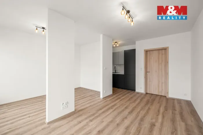 Pronájem bytu 1+kk, Kralupy nad Vltavou, Nádražní, 37 m2