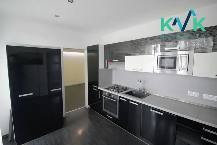 Prodej bytu 3+1, Karlovy Vary, Krušnohorská, 68 m2