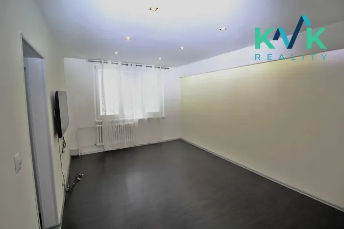 Prodej bytu 3+1, Karlovy Vary, Krušnohorská, 68 m2