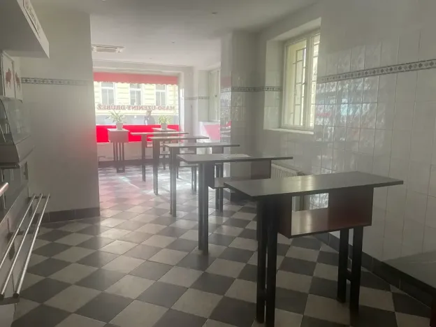 Pronájem obchodního prostoru, Kladno, T. G. Masaryka, 304 m2