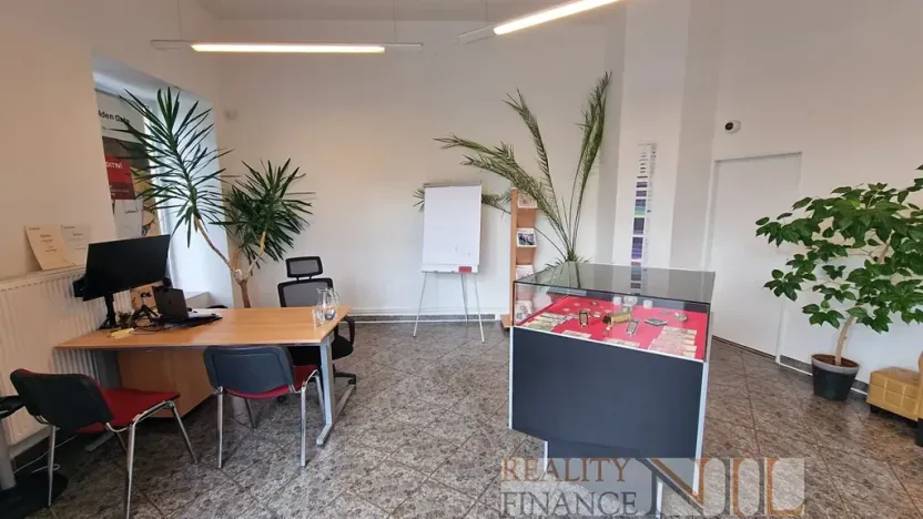 Pronájem obchodního prostoru, Plzeň, Na Roudné, 76 m2