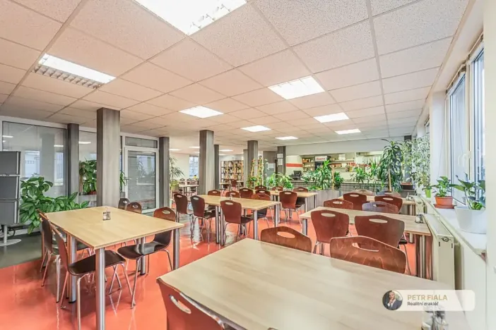 Pronájem kanceláře, Praha - Dolní Chabry, Dopraváků, 258 m2
