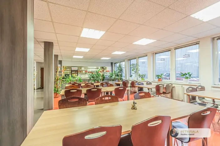 Pronájem kanceláře, Praha - Dolní Chabry, Dopraváků, 240 m2