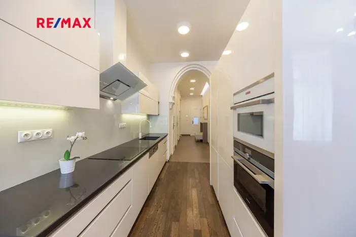 Prodej bytu 2+kk, Praha - Staré Město, Křižovnická, 71 m2