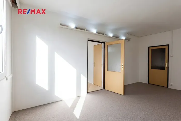 Prodej bytu 3+1, Praha - Malešice, Počernická, 72 m2