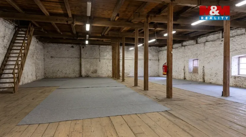 Pronájem skladu, Svitavy - Město, náměstí Míru, 692 m2