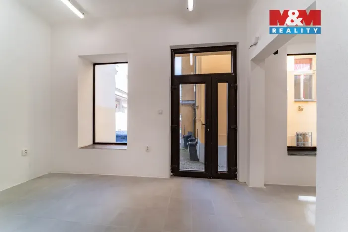 Pronájem obchodního prostoru, Mariánské Lázně, Hlavní třída, 76 m2