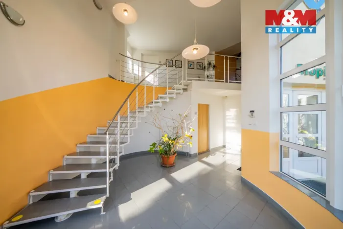 Pronájem výrobních prostor, Žďár, 1089 m2