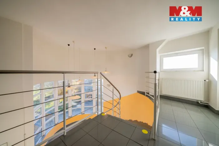 Pronájem výrobních prostor, Žďár, 1089 m2