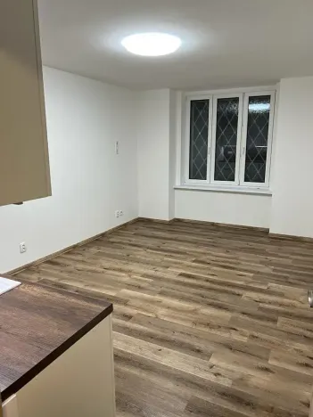 Pronájem bytu 2+kk, Praha - Podolí, Na dolinách, 40 m2