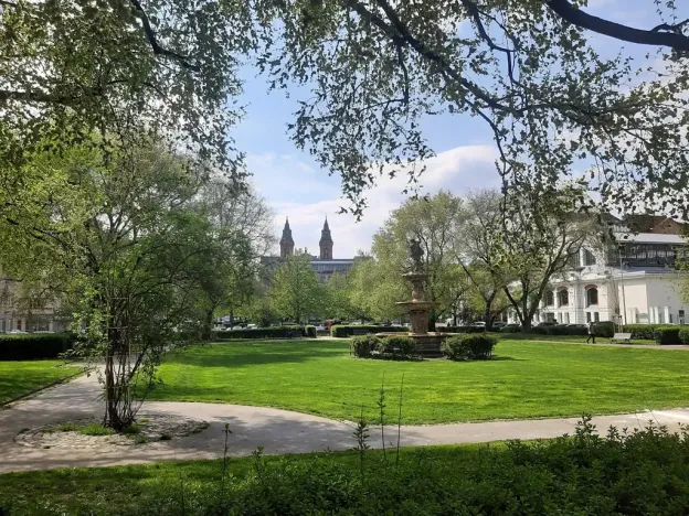 Pronájem bytu 1+kk, Praha - Smíchov, Zborovská, 35 m2