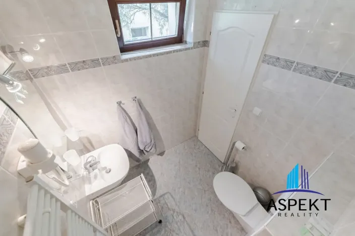 Pronájem bytu 1+kk, Praha - Kobylisy, Učitelská, 25 m2